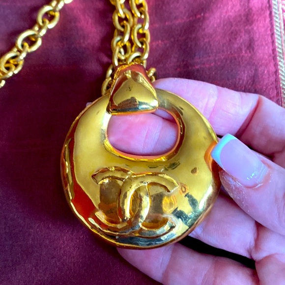 CHANEL vintage necklace - Picture 5 of 10
